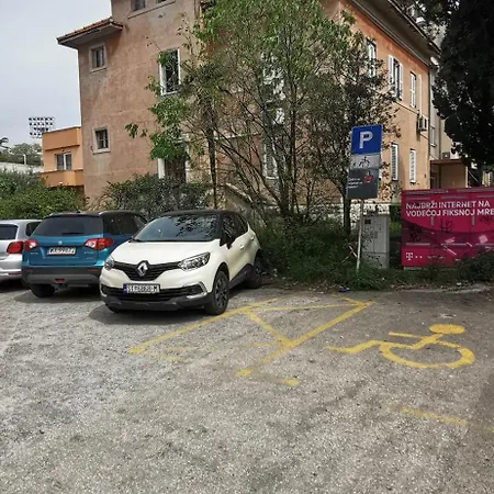 Chillax Πανσιόν
